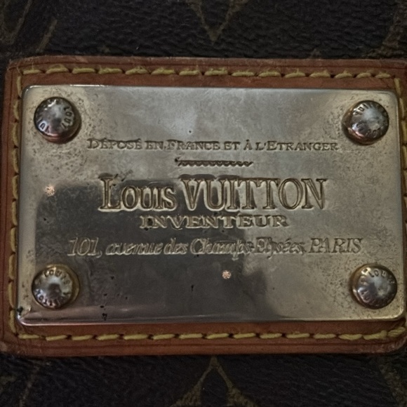 Authentic Louis Vuitton ladies bag in good condition, and recently cleaned. - Picture 10 of 11